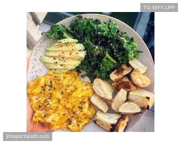 库里家冰箱里塞满有机蔬菜，训练完喝的蛋白粉比我的房租还贵